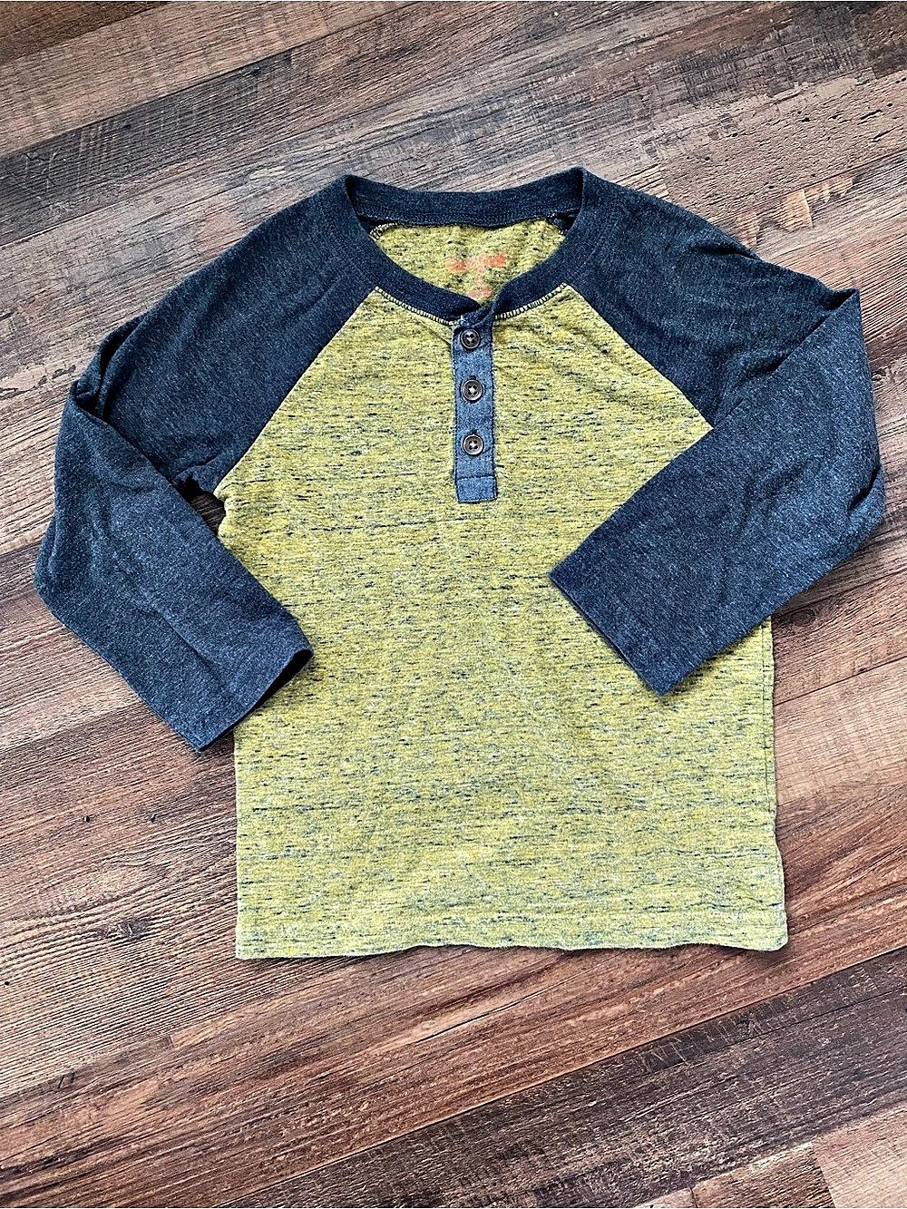 Cat & Jack Long Sleeve Henley in Mustard Yellow and Gray Size 4T